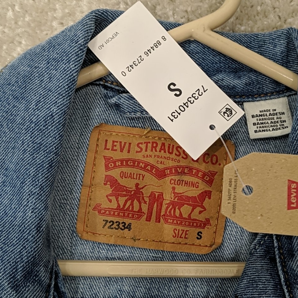Levi's Jean Jacket - Picture 3 of 8